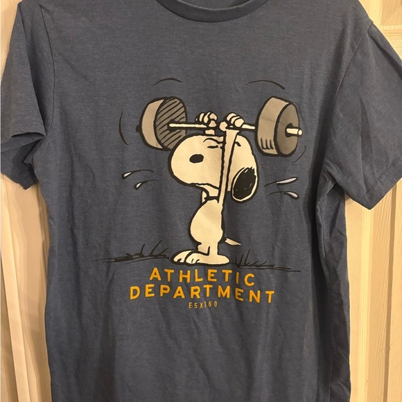 Peanuts Tops - Peanuts women’s Snoopy t shirt size medium